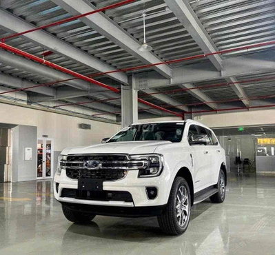 ✅Everest Titanium 2026 ( Trắng Đen Xám) Giao Ngay