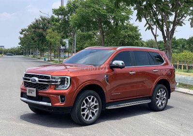 Everest Titanium 2023 qua sử dụng giá hợp lý