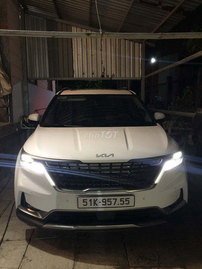 Kia Carnival 2023 Signature Trắng 27924 km