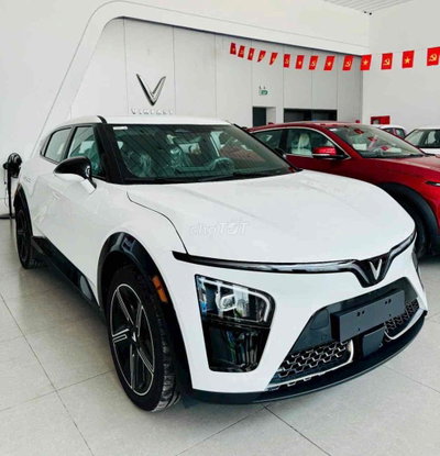 Xe điện VinFast VF7 Plus Trắng