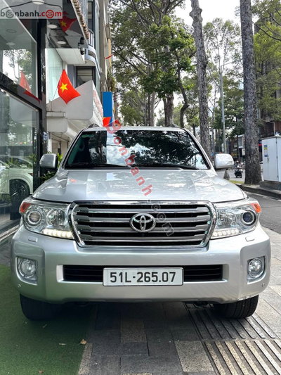 Xe Toyota Land Cruiser VX 4.6 V8 2014