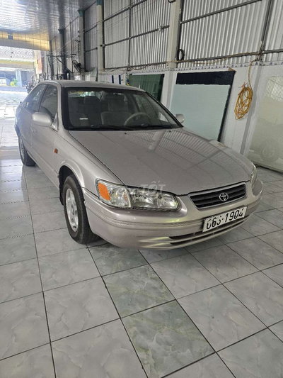 Toyota Camry 2001 Bạc