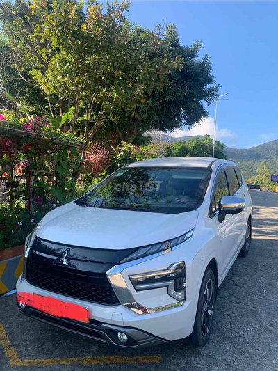 Mitsubishi Xpander Trắng 7 chỗ