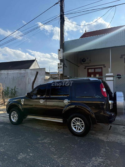 Ford Everest máy dầu số sàn