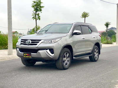 Toyota Fortuner 2018 2.4G Bạc