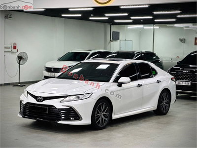 Xe Toyota Camry 2.0Q 2023