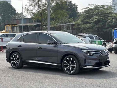 Vinfast VF8 Plus 2022 Xám/Đen Sẵn hồ sơ Bấm Số