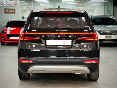 Xe Hyundai Custin Tiêu Chuẩn 1.5T 2024