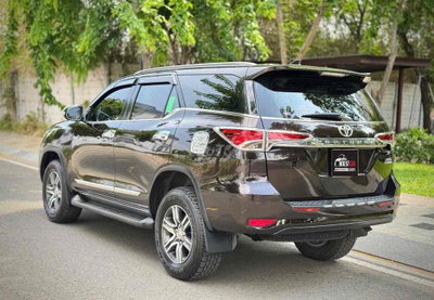 Toyota Fortuner 2017 2.7 Nâu 20.000 km
