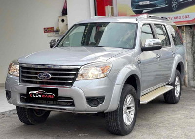Ford Everest 2011- 2 Cầu Số Sàn- Xe Chở Tiền