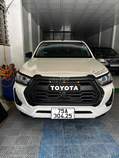 Toyota Hilux 2021 Trắng số tự động