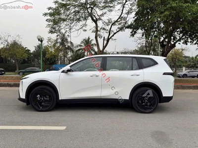 Xe VinFast VF MPV 7 AT 2026