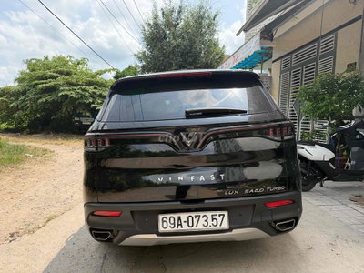 VinFast Lux SA 2.0 2019 Premium Đen