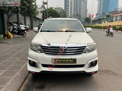 Xe Toyota Fortuner TRD Sportivo 4x2 AT 2016