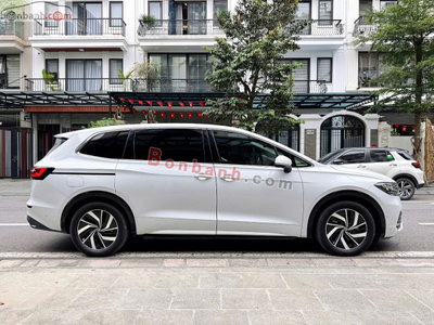 Xe Volkswagen Viloran Premium 2024