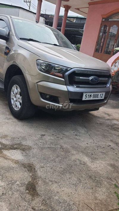 Ford Ranger XLS 2.2 2015 Vàng cát