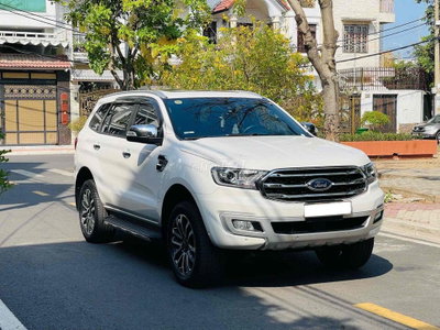 Ford Everest Titanium 2018 Full 4x4 Trắng 35.000km