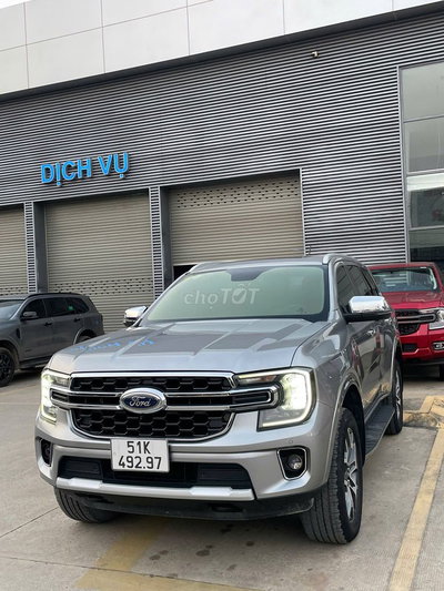 FORD EVEREST TITANIUM 1 CẦU 2022 – NỘI THẤT NÂU