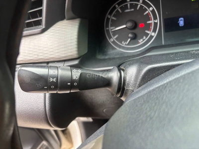 Toyota Innova Trắng 7 chỗ