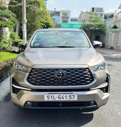 Innova Cross HEV 2023 chất xe cực kì đẹp