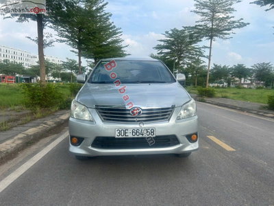Xe Toyota Innova 2.0E 2013