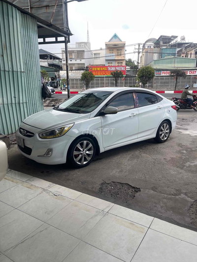 Hyundai Accent 2013 Số sàn Trắng