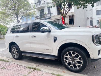 Ford Everest 2023 Titanium 4x2AT Trắng