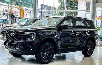 FORD EVEREST 7 chỗ Đen Mới 100%