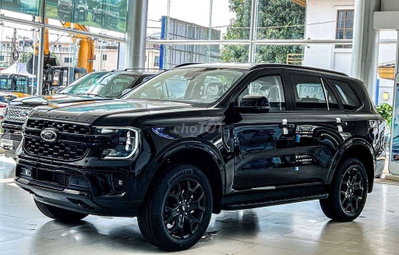 Ford Everest 2025 Đen 7 chỗ