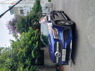 Xe Mercedes Benz GLB 200 AMG 2020