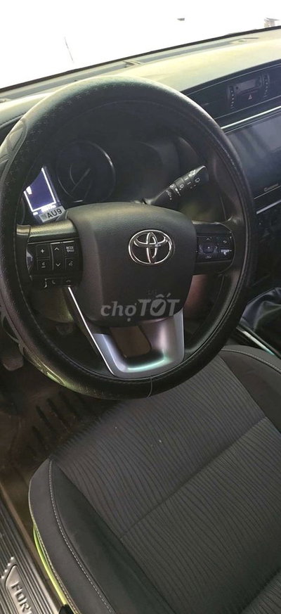 Toyota Fortuner 7 chỗ Trắng