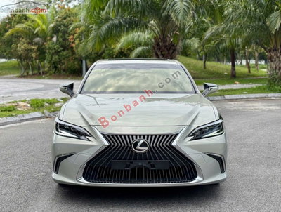 Xe Lexus ES 250 2018