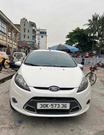 Ford Fiesta 2013 Trắng 11 vạn