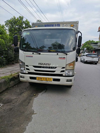 Isuzu NPR400 2018