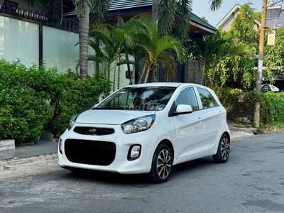 Kia Morning model 2017 số sàn màu trắng