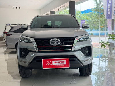 Toyota Fortuner 2021 2.4G AT Bạc
