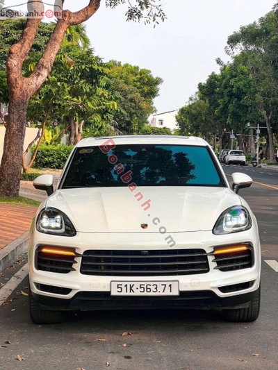 Xe Porsche Cayenne Platinum Edition 2022