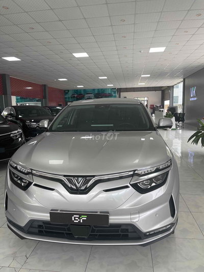 Xe điện Vinfast VF8 Eco 2023 Xám