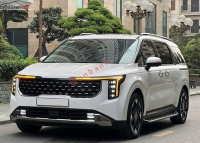 Xe Kia Carnival Signature 2.2D 2024