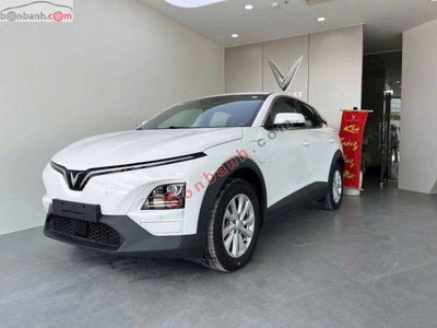 Xe VinFast VF6 Eco 2026