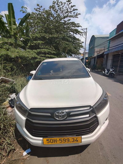 Toyota Innova 7 chỗ Trắng