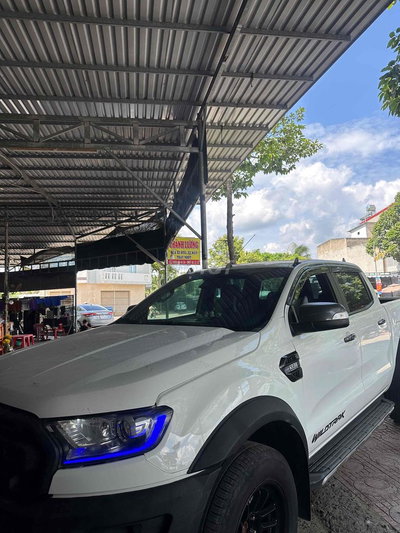 Ford Ranger Wildtrak 3.2 2 cầu bản fum