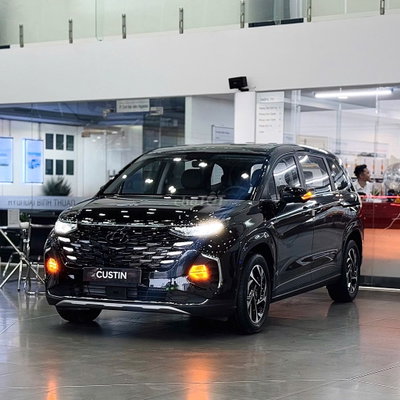 Hyundai Custin 2026 Đặc Biệt Đen mới