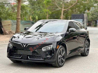 Xe VinFast VF7 Plus AWD 2026