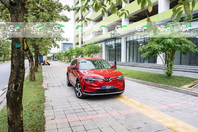 Vinfast VF8 sx 2022, bản Eco- Màu Đỏ