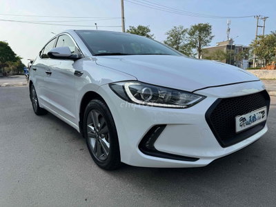 Hyundai Elantra GLS Trắng 2016 số tự động