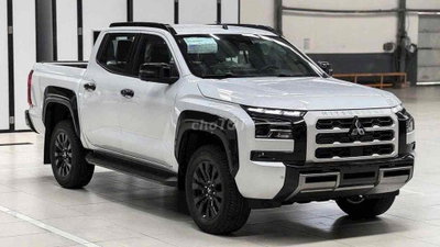 Mitsubishi Triton 2025 4x4 Trắng