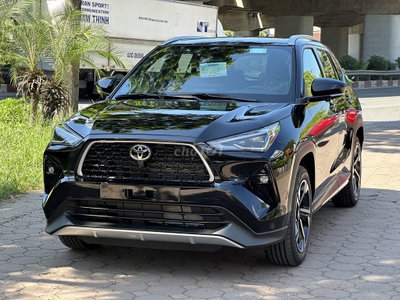 YARIS CROSS HYBRID - XE GIAO NGAY