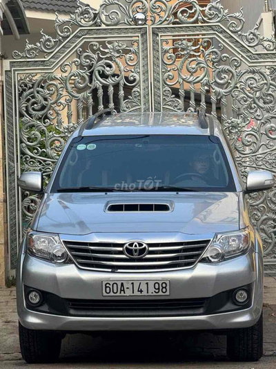 Toyota Fortuner 2014 Bạc