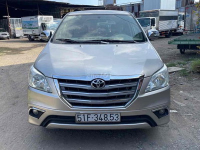 Toyota Innova 2.0E 2015 Vàng cát